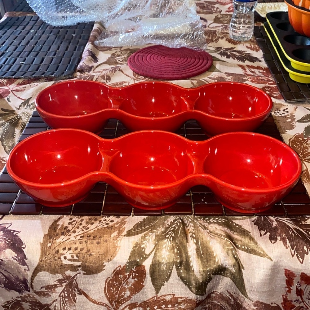 Holly Berry serving bowls set of 2